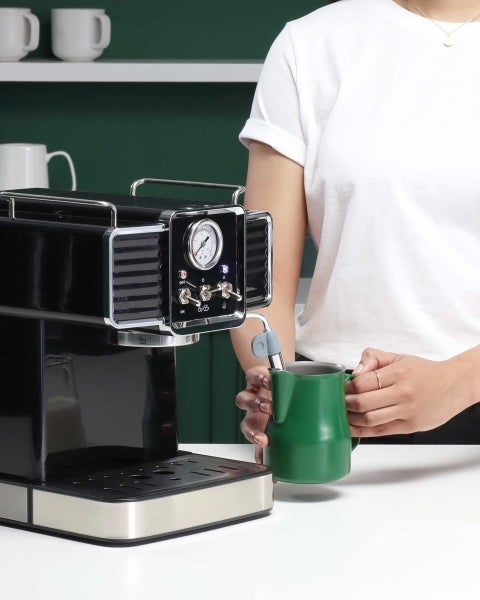 How To Froth Milk With A Steam Wand