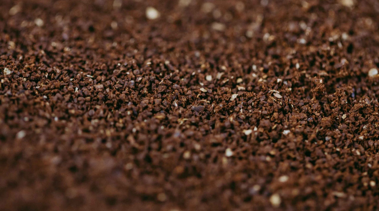 Como moer grãos de café