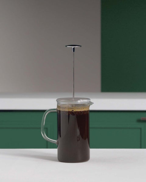 Como preparar café com uma prensa francesa
