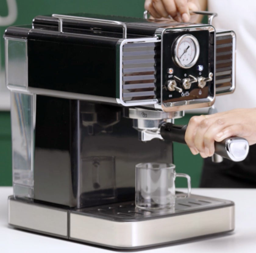 krok 6 Jak připravit dokonalé espresso pomocí kávovaru