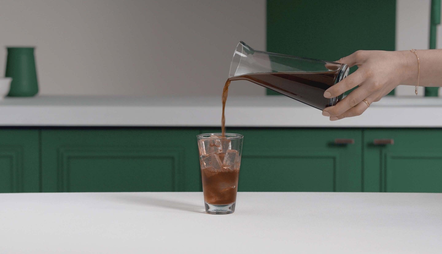 Sådan laver du koldbrygget kaffe med en stempelkande