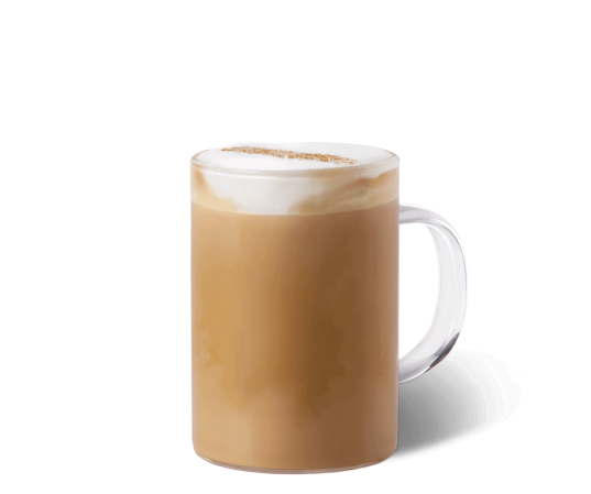 Taza de café de Latte con nuez moscada
