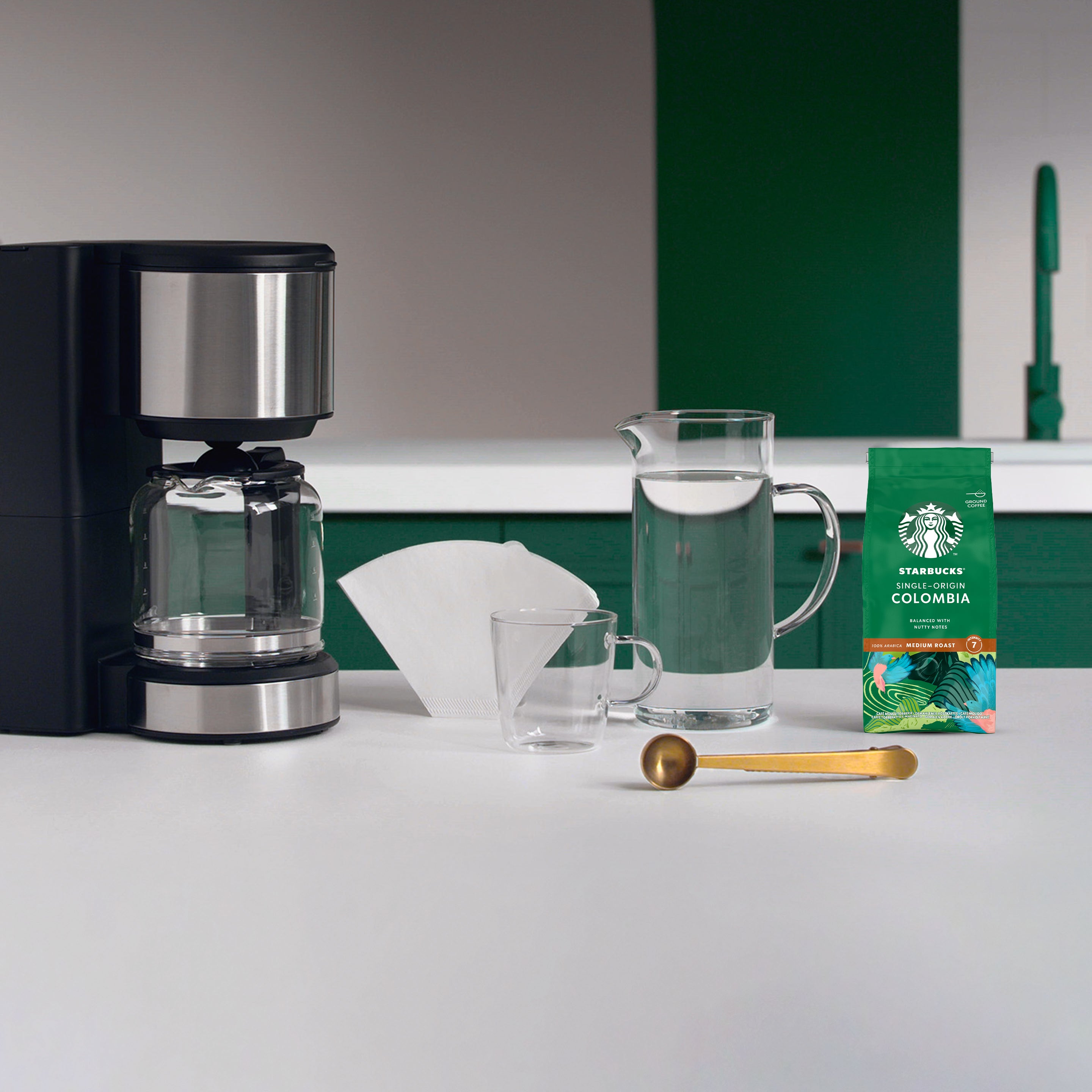 https://www.starbucksathome.com/gb/sites/default/files/2022-04/UK_en_SBUX_Brewing-Guides_Images_Coffee%20Machine_220330_1_1649070967874.jpg