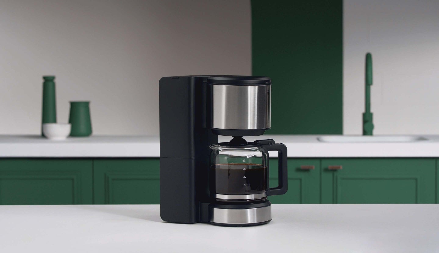 Manufacturer of Starbucks coffee machines enters partnership with