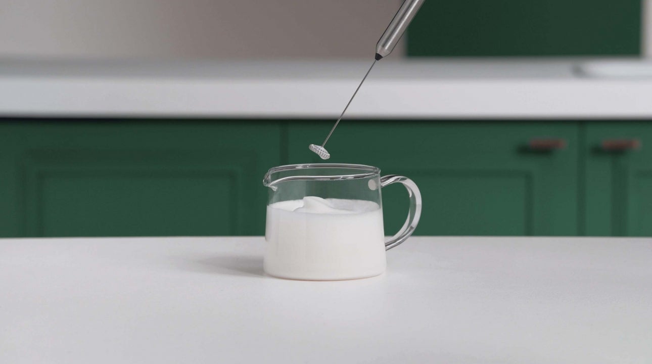 How to Froth Milk With a Whisk guide