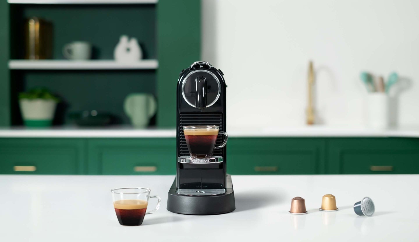 Starbucks® by Nespresso® koffie, productverpakkingen en machine 