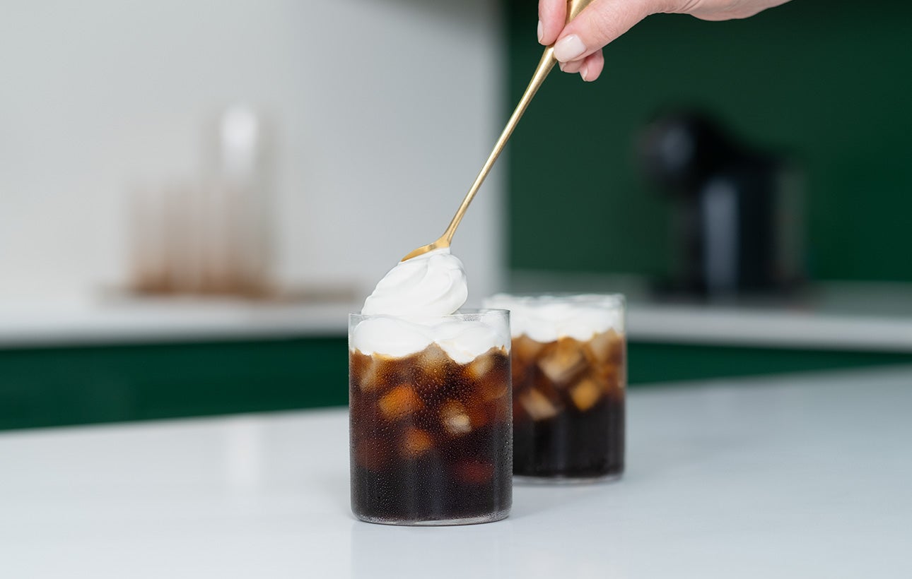 Dá um toque especial ao teu café gelado com cubos de gelo únicos