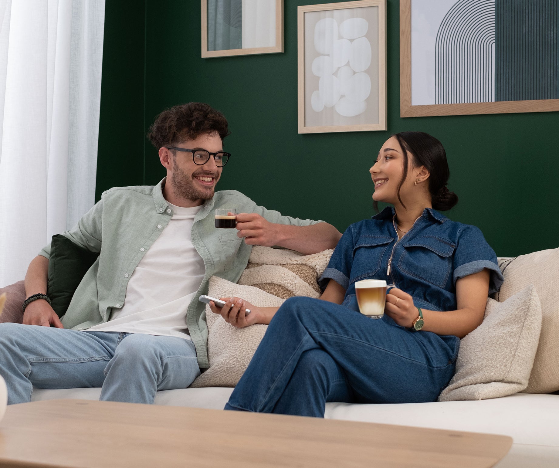 Starbucks® Hazelnut Macchiato by NESCAFE® Dolce Gusto® lifestyle