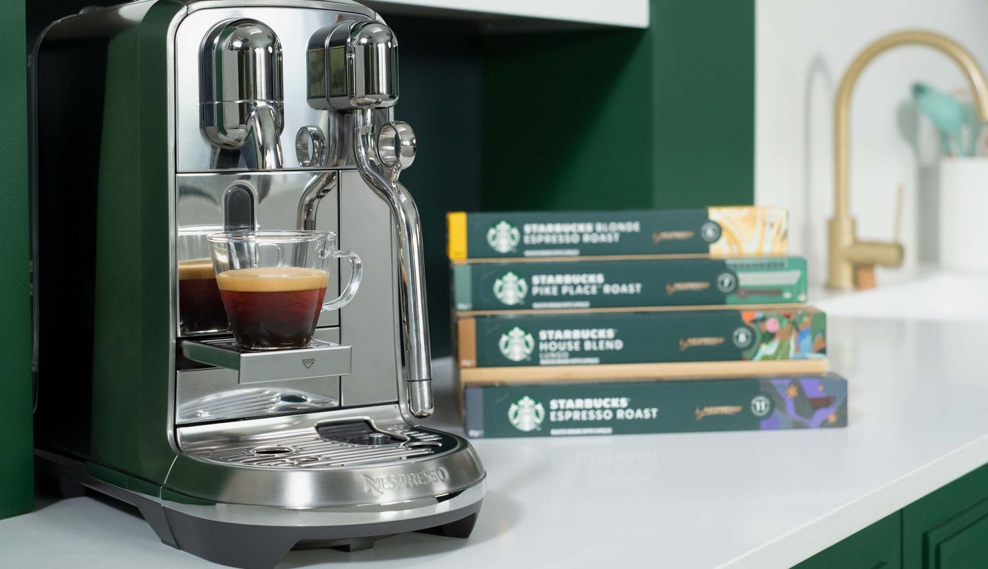 Starbucks® by Nespresso®-kaffe, -produktförpackningar och -maskin