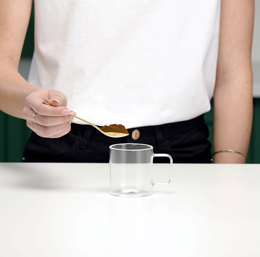 Scoop the coffee into your mug.