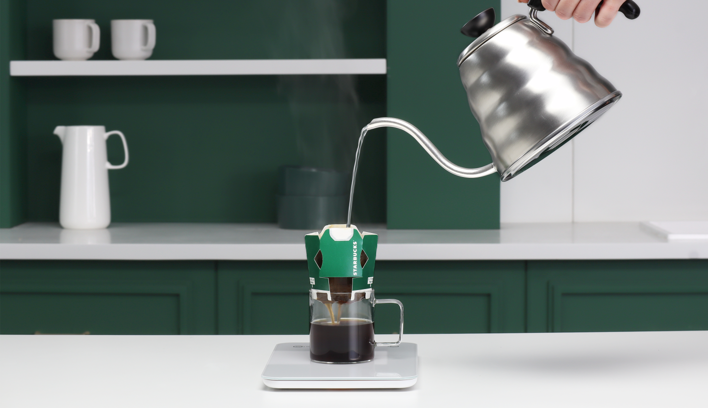 How to brew coffee with Starbucks® Origami™ 