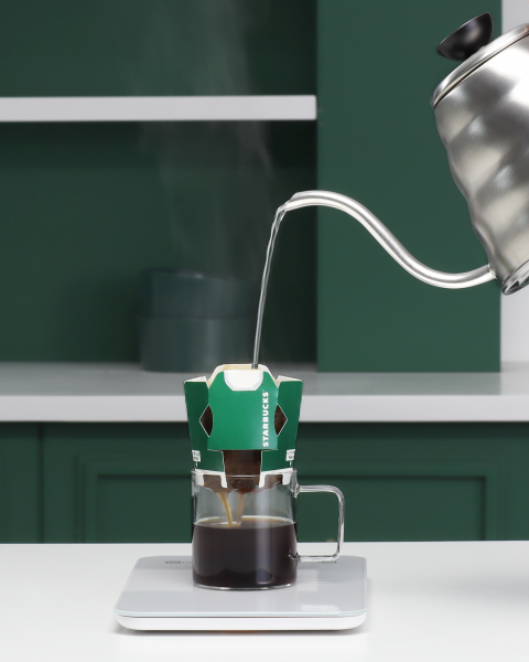 How to brew coffee with Starbucks® Origami™ 