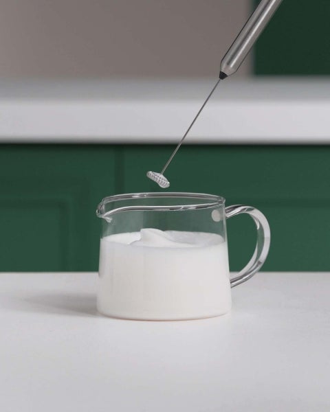 Hero Froth With Milk With Whisk