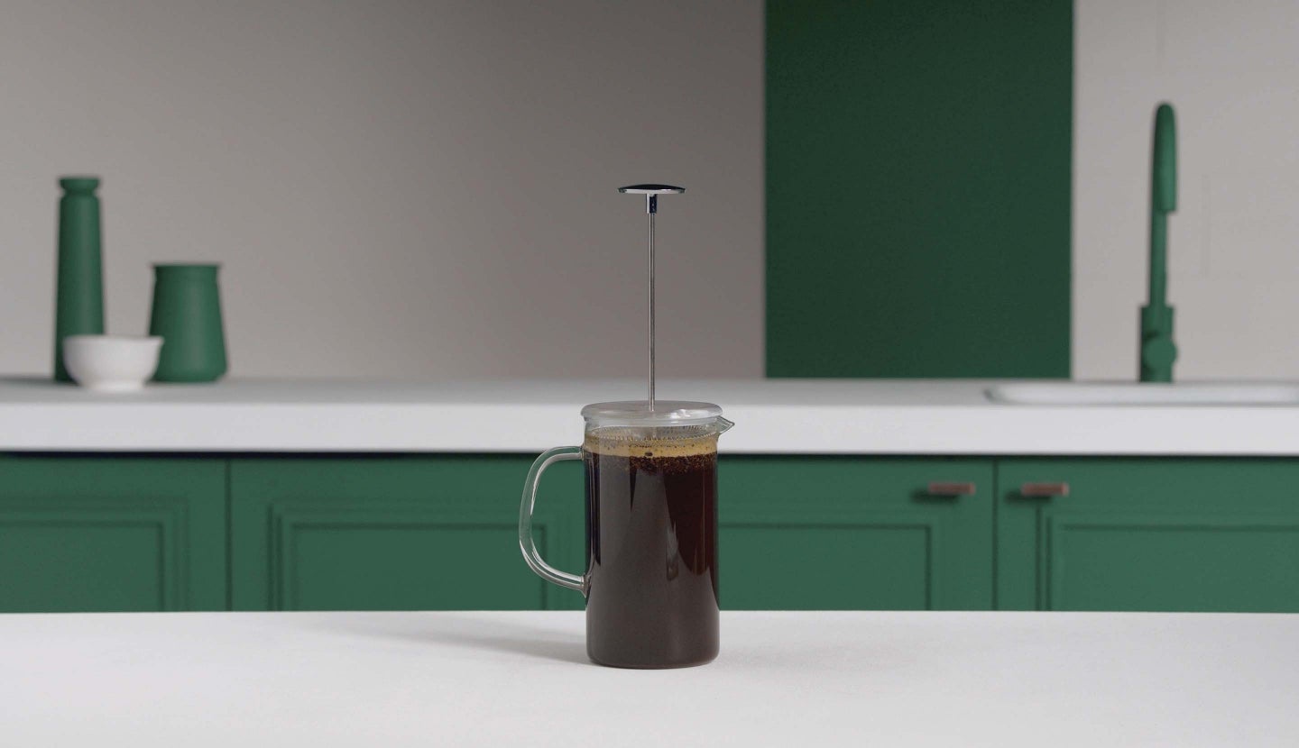 How To Use a French Press (Full Tutorial) - Little Sunny Kitchen